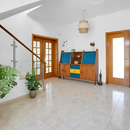Beautiful In Sunny Lagoa Villa Sesimbra